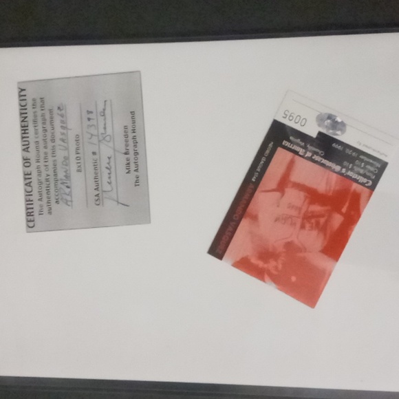 Autographed 8 x 10 photo - Picture 2 of 2